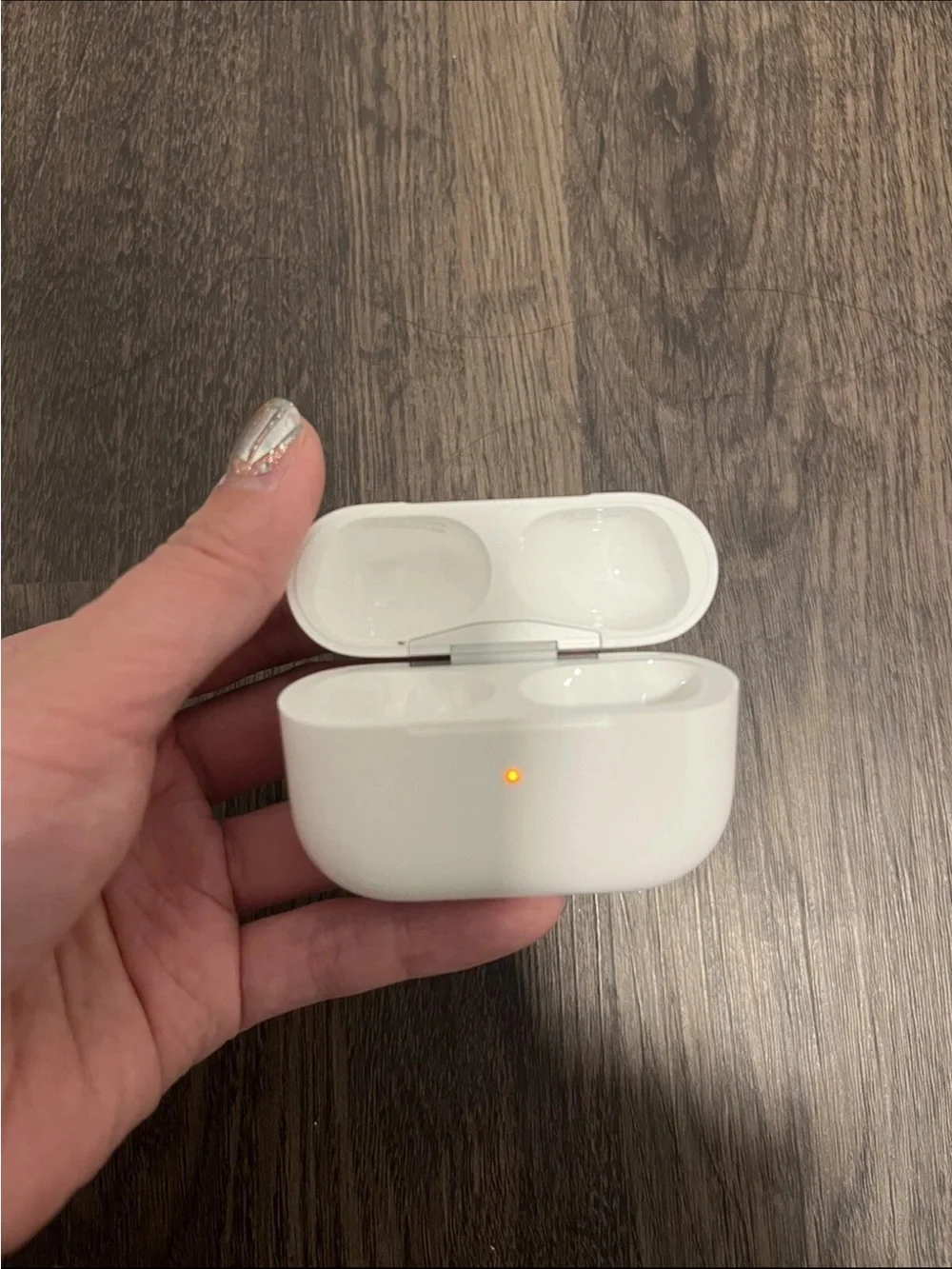 APPLE AirPods Charging Case (2nd Generation) ONLY